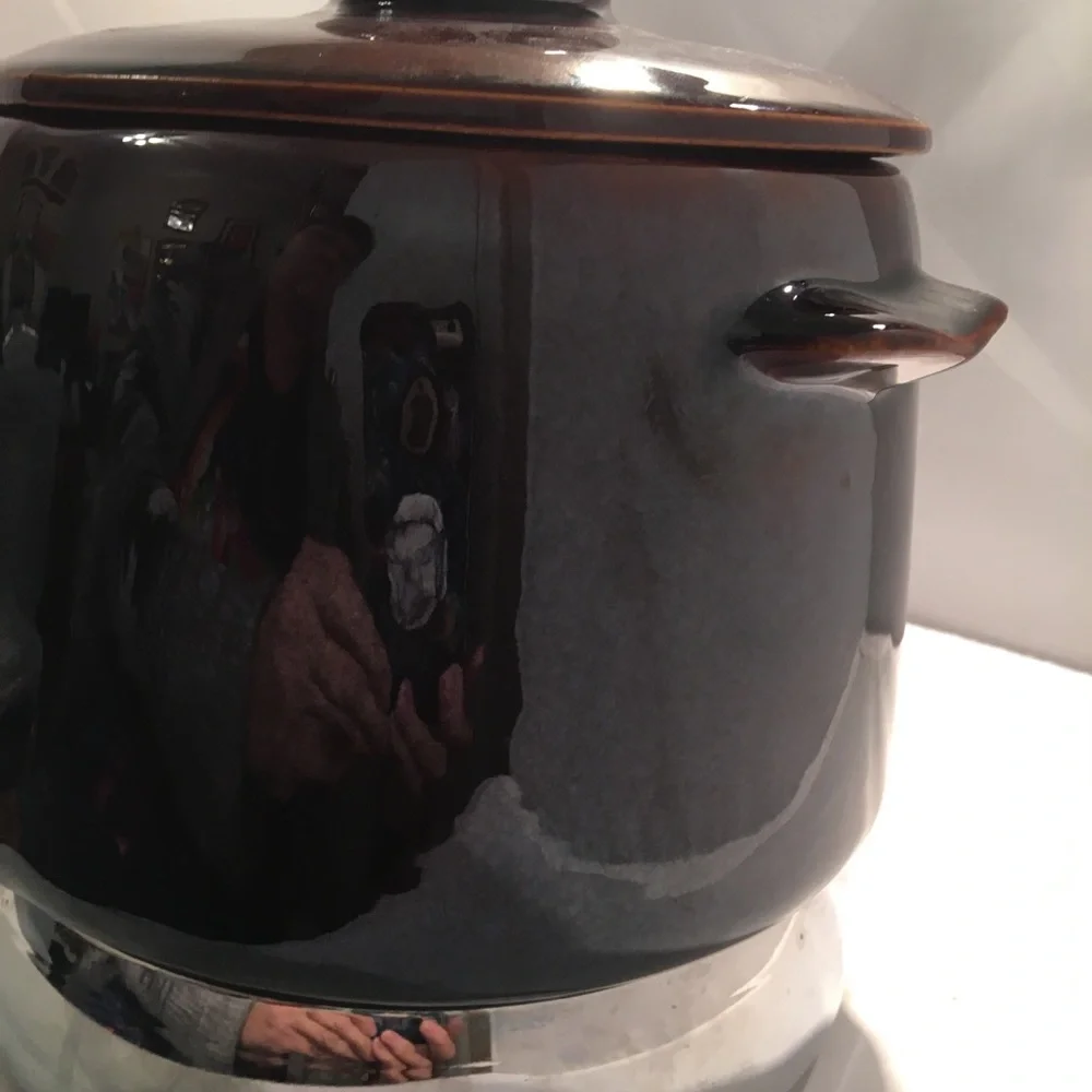 Vintage stoneware fondue pot‎
